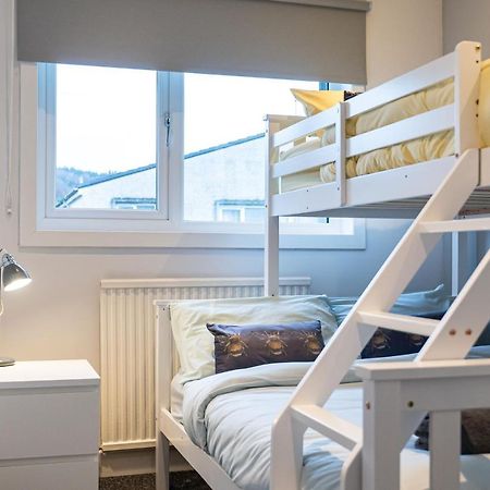 Lovely 3-Bedroom Flat With Free Parking 艾伦桥 外观 照片
