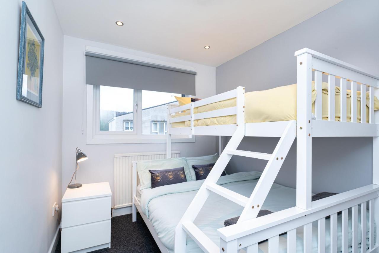 Lovely 3-Bedroom Flat With Free Parking 艾伦桥 外观 照片