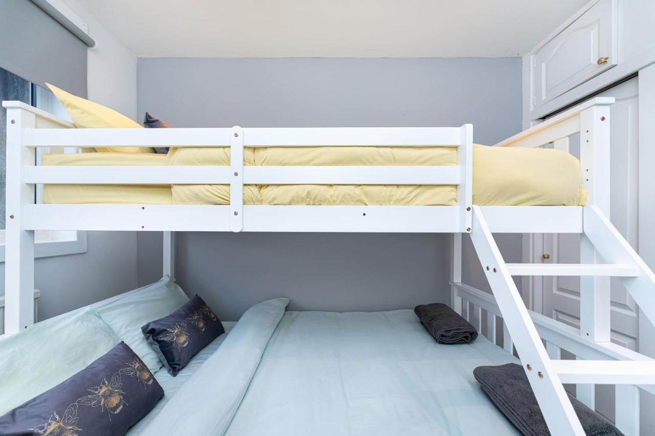 Lovely 3-Bedroom Flat With Free Parking 艾伦桥 外观 照片
