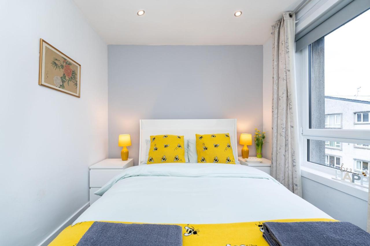 Lovely 3-Bedroom Flat With Free Parking 艾伦桥 外观 照片