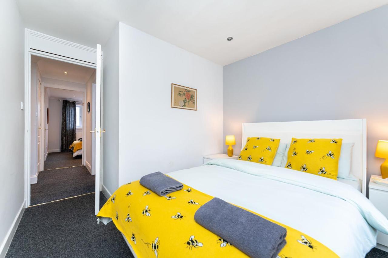 Lovely 3-Bedroom Flat With Free Parking 艾伦桥 外观 照片