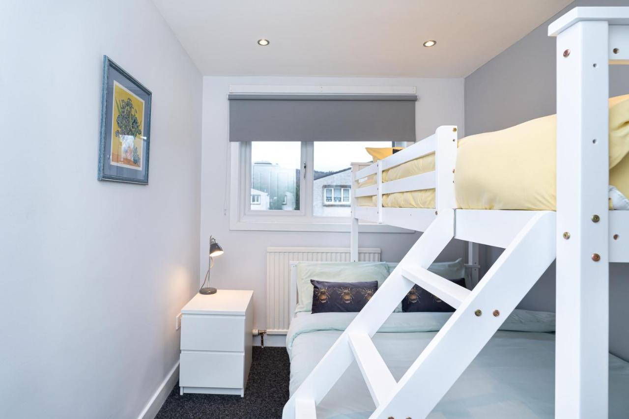 Lovely 3-Bedroom Flat With Free Parking 艾伦桥 外观 照片